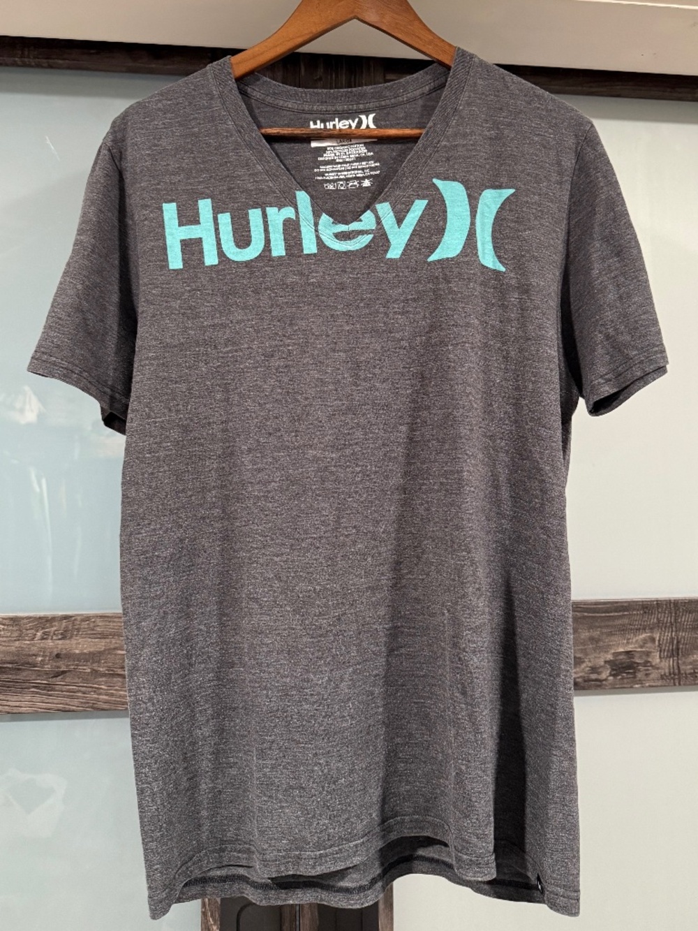 Men's Large Hurley cotton V neck T -shirt